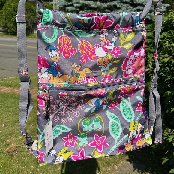 Disney Vera Bradley Lighten Up Water Resistant Backpack Mickey and Friends NWT - Picture 1 of 10